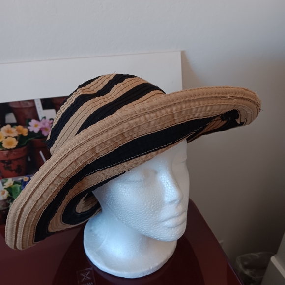 Cappelli Straworld ~ Tan & Black Wide Brim Striped Sun Hat OS - Picture 1 of 10
